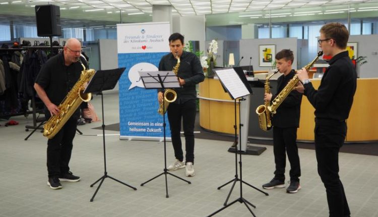 190508-Vernisage-Bilder-der-Zuversicht-Sparkasse-Carolinum-24