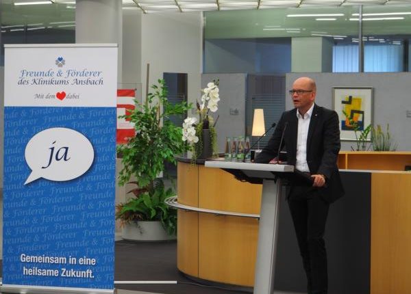 190508-Vernisage-Bilder-der-Zuversicht-Sparkasse-Carolinum-42