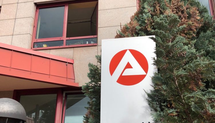 Überblick über Aktivitäten der Arbeitsagentur Ansbach-Weißenburg, der Jobcenter und ...