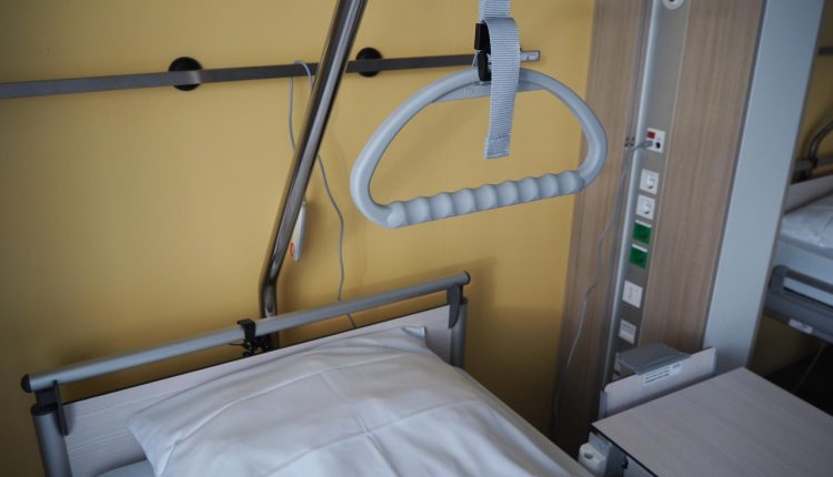 191025 Krankenbett Patient Krankenzimmer OpKrankenhaus Unfall ANregiomed Ansbach (28)