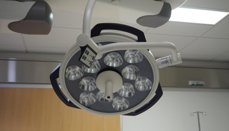 191025 OP Lampe OpterationKrankenhaus Unfall ANregiomed Ansbach (63)