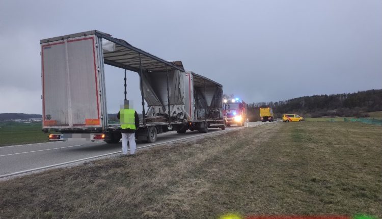 Mittelstetten, umgekippter Lkw, 200210