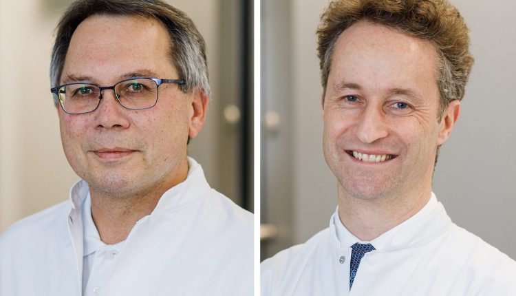 Informieren beim ersten „Virtuellen Darmkrebstag“ zu den Themen Vorsorge und Behandlung: Prof. Dr. Thomas Meyer (links) und Dr. Thomas Leimbach, beide Chefärzte am Klinikum Ansbach. Foto: ANregiomed
