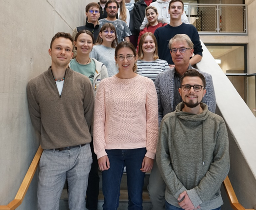 Gruppenfoto: MUT-Erstsemester mit Studiendekan Prof. Schaidhauf (rechts).