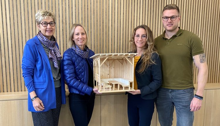 Löwinnen spenden für Pavillon