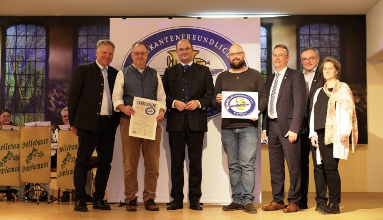 Feierliche Verleihung der Auszeichnung „Musikantenfreundliches Wirtshaus“ an den Land-Gast-Hof Walkmühle.