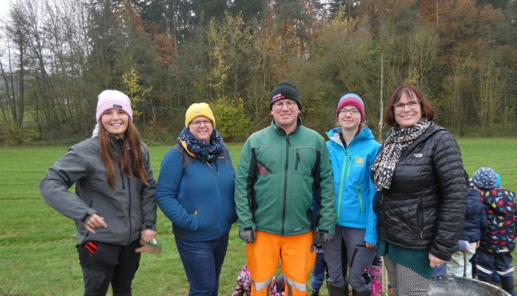 Kinder aus Bruckberg pflanzen Zukunft