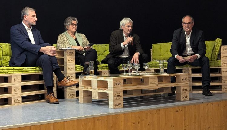 Prominente Podiumsbesetzung zum Thema 5 Jahre Volksbegehren