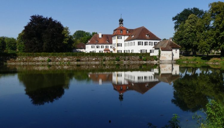 Der wunderschöne Park des Weißen Schlosses in Triesdorf