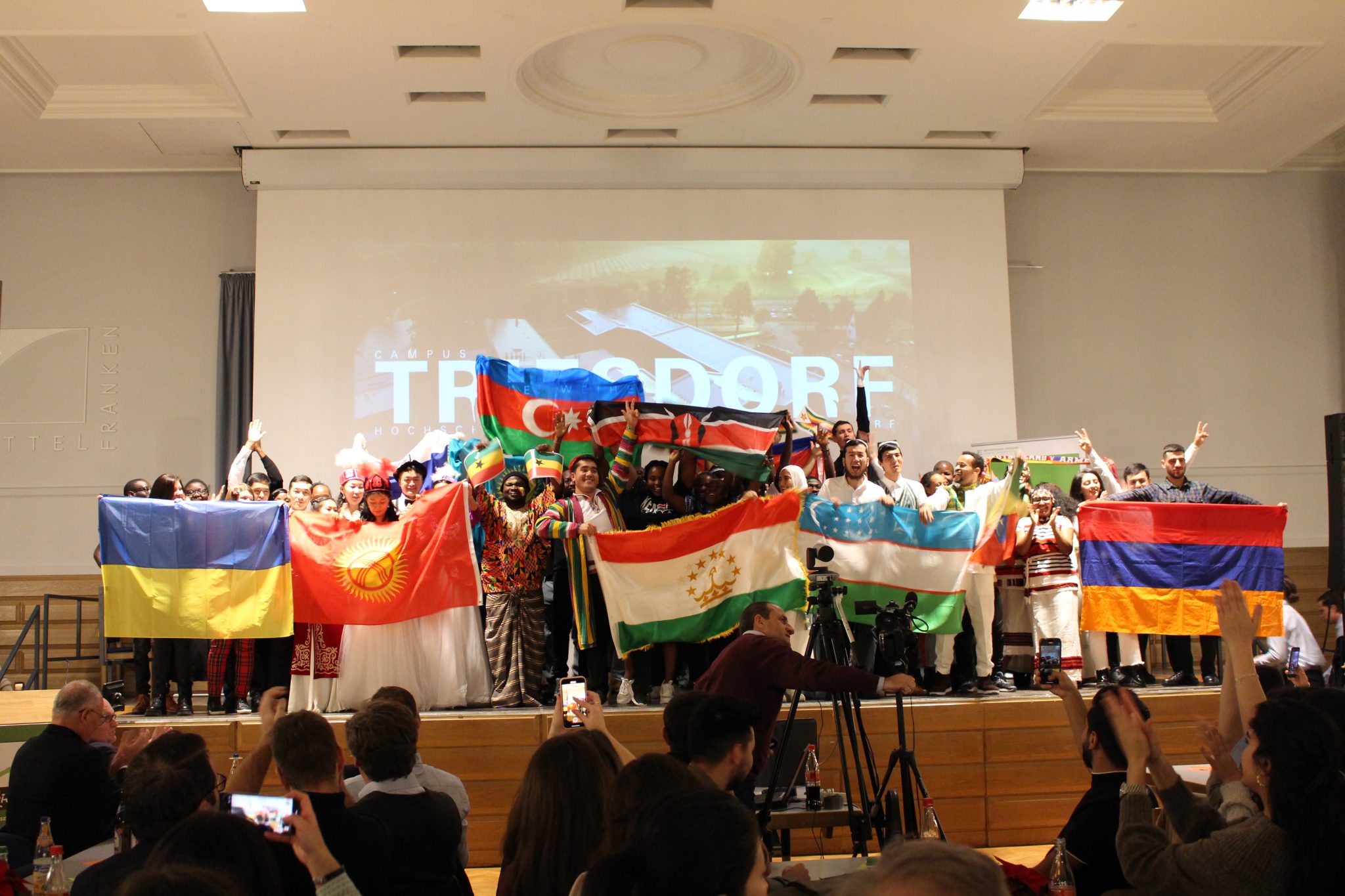 Internationale Studierende der Hochschule Weihenstephan-Triesdorf informieren über ihre Heimatländer